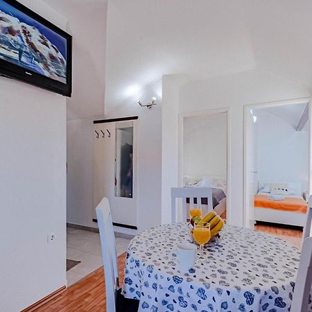 Beautiful Apartment In Vela Luka With Wifi 外观 照片