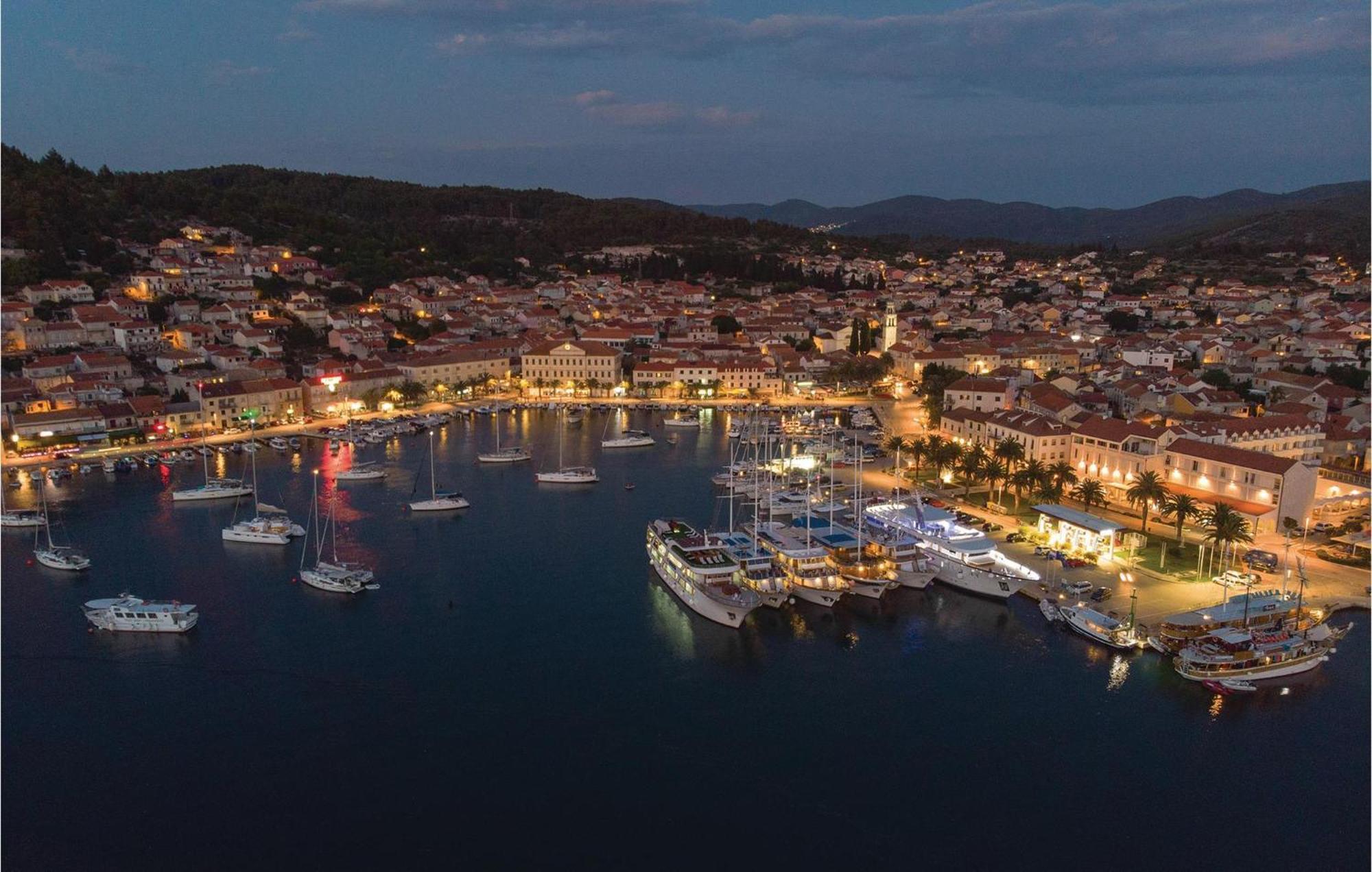 Beautiful Apartment In Vela Luka With Wifi 外观 照片
