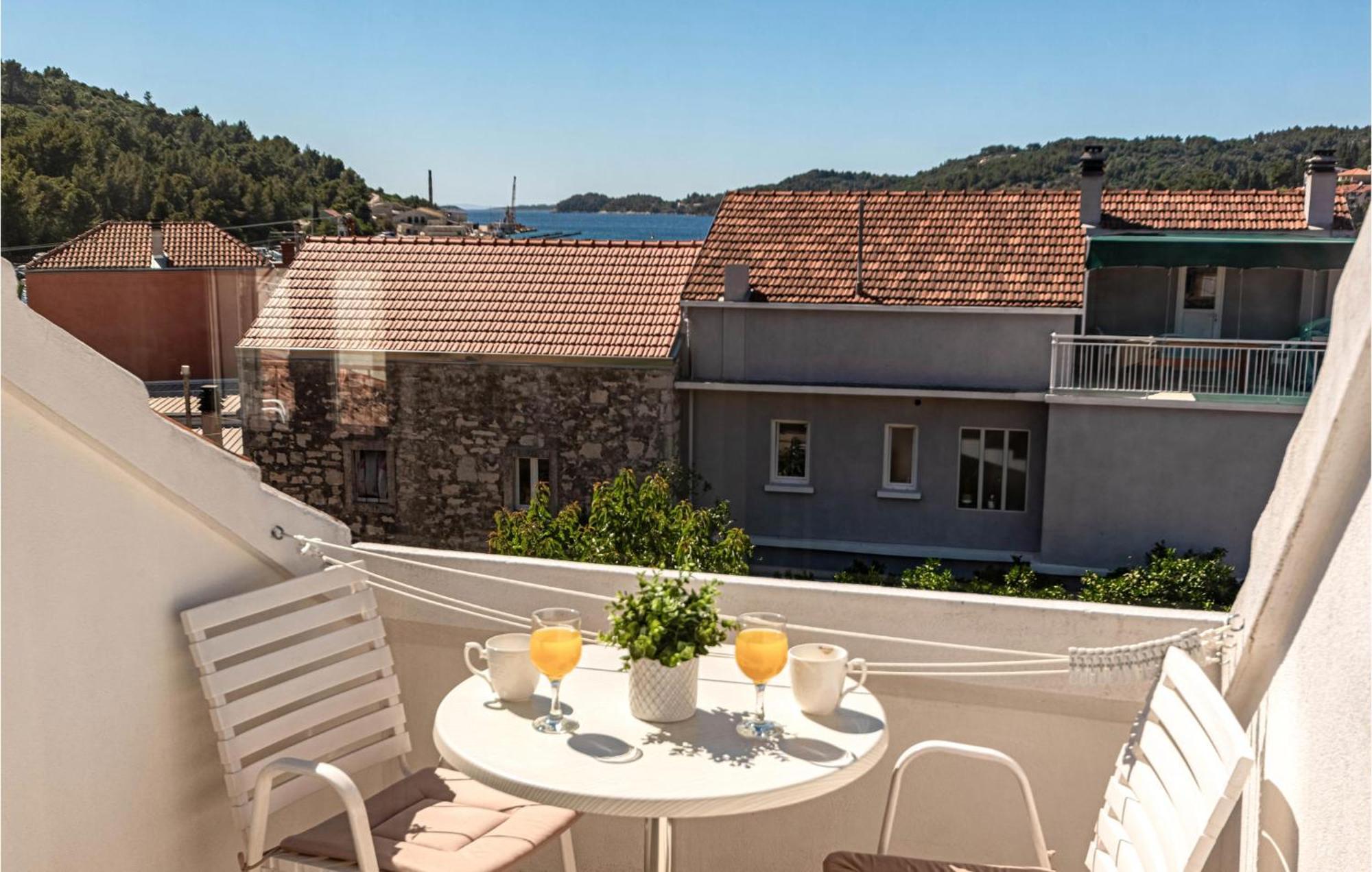 Beautiful Apartment In Vela Luka With Wifi 外观 照片