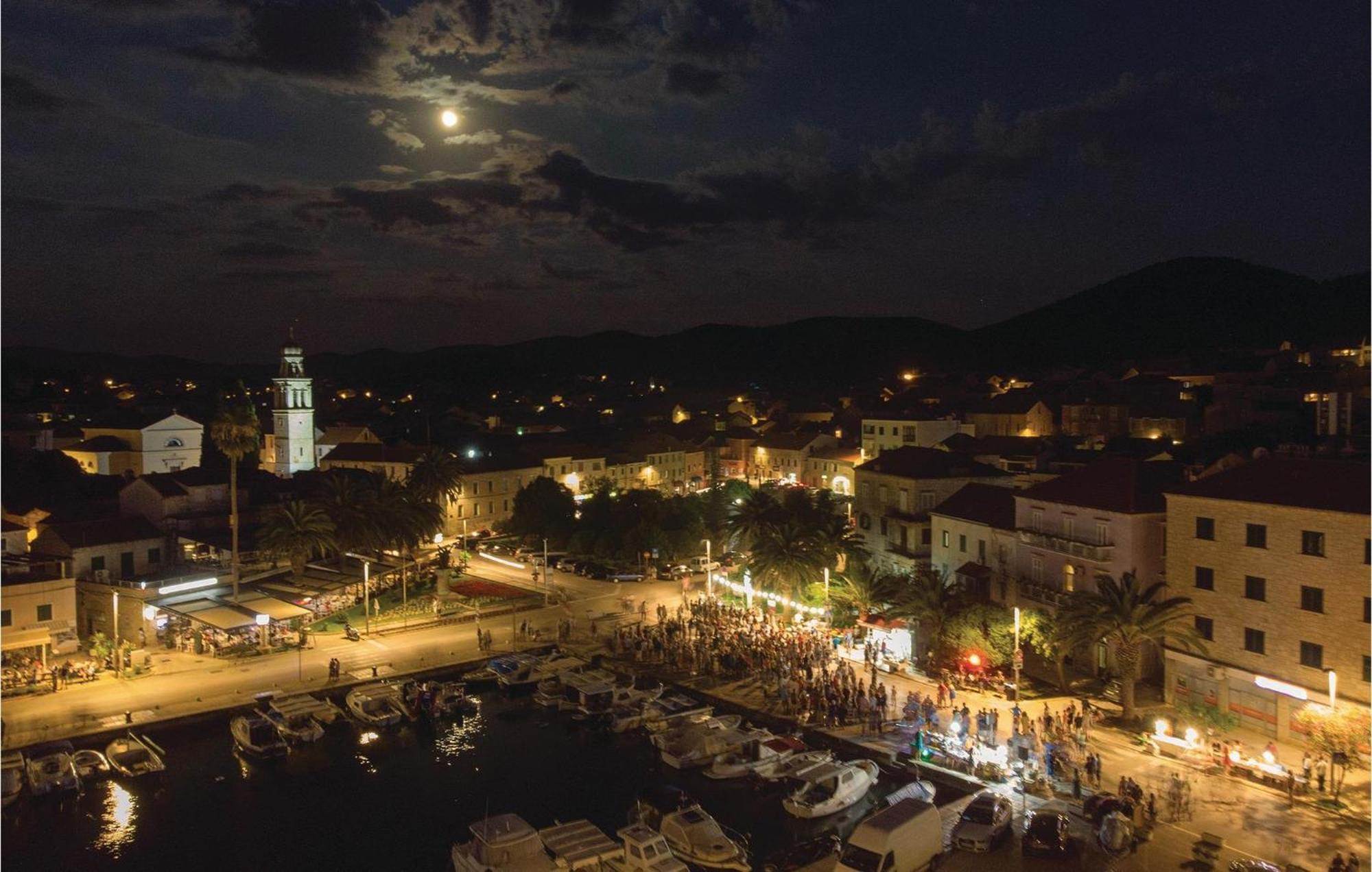 Beautiful Apartment In Vela Luka With Wifi 外观 照片
